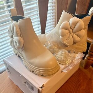 Dream Pairs Beige Boots with Bow/Heart Velcro Accents